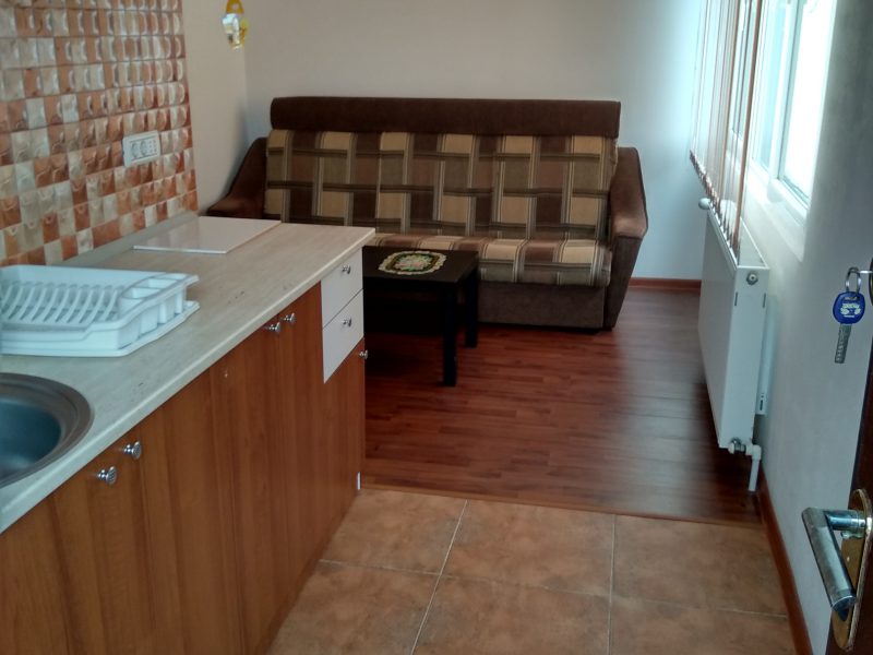 inchiriez apartament cu doua camere apropiere de zona Apusului