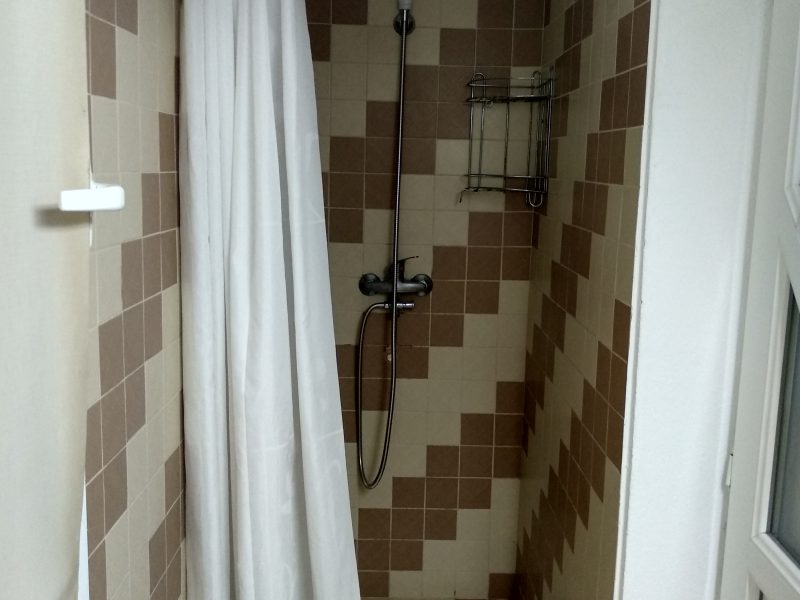 inchiriez apartament cu doua camere apropiere de zona Apusului