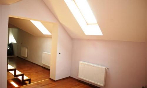 PF. Vand ap 3 camere, finisat modern, scara interioara, CF.