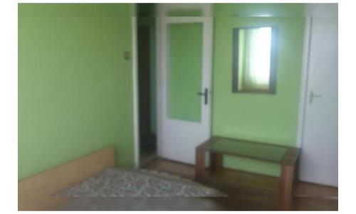 Ofer pentru inchiriere apartament 3 CAMERE CALEA GRIVITEI (METROU)