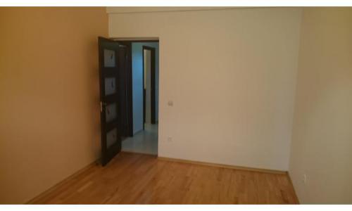 Inchiriere apart. 2 camere, modern, termen lung, negociabil, ideal cuplu, familie tanara