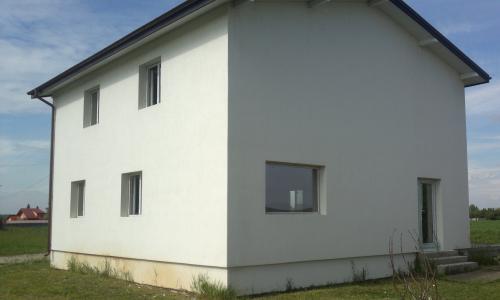 Vila P+1 situata in Petresti Corbeanca acces rapid din DN1(1km) si la 150m de lac