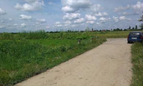 Teren la lac in Crevedia