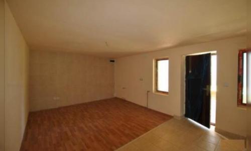 Vand Casa rezidentiala+Cladire comerciala+Statie Peco in Carpinis, Timis(1000mp).