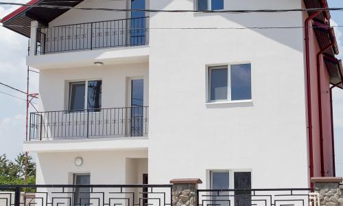 APARTAMENTE PIPERA - 3 CAMERE LA CHEIE, SPATIOASE CU FINISAJE DEOSBITE.