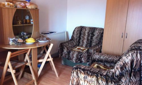 Casa Suprafata 90 mp. cu Pamant: 2800 mp. Jud Hunedoara.Comuna Baita,Cainelu de Sus