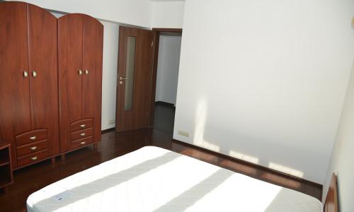 inchiriez 3 camere unirii fantani parlament