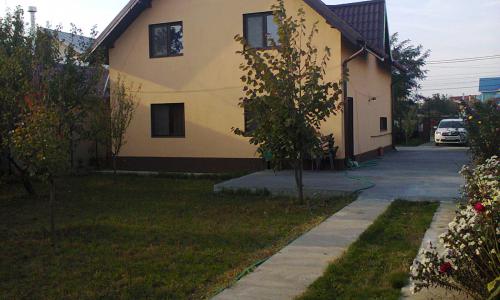 Vila Berceni, Cartierul Nou, Mobilata