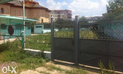 teren central, linga Catedrala Adjud, str Al. I Cuza, cu piata bazar la cheie. +teren+toate utilitatile cu toate actele si taxele la zi.