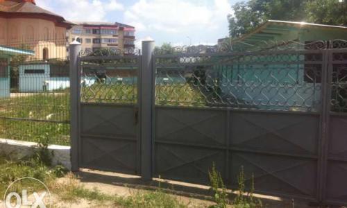 teren central, linga Catedrala Adjud, str Al. I Cuza, cu piata bazar la cheie. +teren+toate utilitatile cu toate actele si taxele la zi.