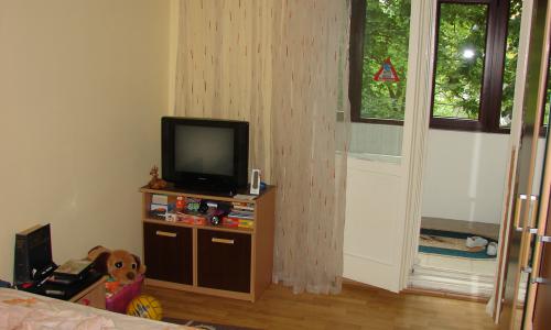 OCAZIE DEOSEBITA, APARTAMENT 3 CAMERE LA CHEIE, MOBILAT, COMPLET UTILAT,RENOVAT IN INTREGIME.PROPRIETAR DIRECT DIN 2007.