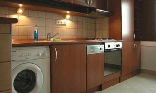 Garsoniera dubla in bloc nou, Aparatorii Patriei