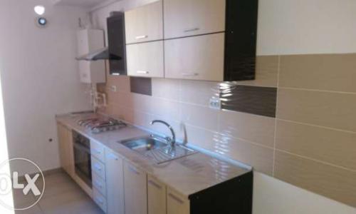 Garsoniera spatioasa, zona Metalurgiei, aproape de Carrefour Grand Arena