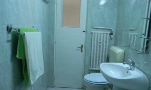 Inchirierz ap 2 camere in zona Sebastian - 13 Septembrie, mobilat, finisat si utilat complet. Exclus intermediari.Tel:0734414671