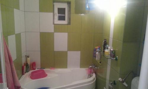 Proprietar ap 3 camere Langa piata Brick, Marvimex .Merita vazut nu mancam pe nimeni pret negociabil.