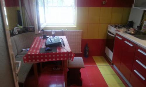 Proprietar ap 3 camere Langa piata Brick, Marvimex .Merita vazut nu mancam pe nimeni pret negociabil.
