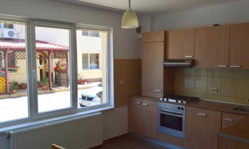 Direct Proprietar vand vila Voluntari in Complex Domus Stil, Parter + 2 Etaje, 4 Dormitoare+ living, 3 bai, gradica proprie, acces piscina, 2 locuri parcare, vedere excelenta, stare excelenta.