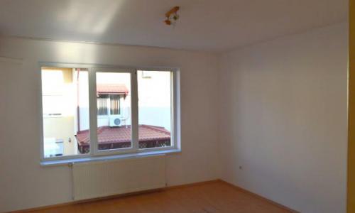 Direct Proprietar vand vila Voluntari in Complex Domus Stil, Parter + 2 Etaje, 4 Dormitoare+ living, 3 bai, gradica proprie, acces piscina, 2 locuri parcare, vedere excelenta, stare excelenta.