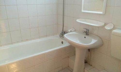 Inchiriez apartament 2 camere confort 1 decomandat