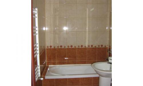 Vand apartament 4 camere sector 3 , bd.Camil Ressu nr. 49 , bloc tip H , la statia de metrou Nicolae Grigorescu ?i la statia de RATB Ilioara , etaj 2 din 4 ,parc IOR ,scoli , liceu , gradinite , strand, crese,policlinica , magazine, piata Ambrozie,etc.