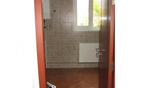 Vand apartament 4 camere sector 3 , bd.Camil Ressu nr. 49 , bloc tip H , la statia de metrou Nicolae Grigorescu ?i la statia de RATB Ilioara , etaj 2 din 4 ,parc IOR ,scoli , liceu , gradinite , strand, crese,policlinica , magazine, piata Ambrozie,etc.