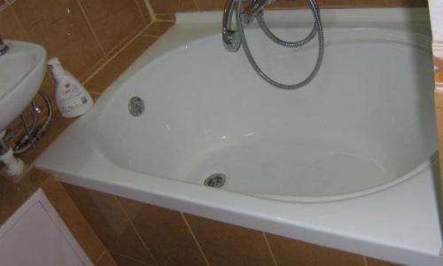 Vand apartament 4 camere sector 3 , bd.Camil Ressu nr. 49 , bloc tip H , la statia de metrou Nicolae Grigorescu ?i la statia de RATB Ilioara , etaj 2 din 4 ,parc IOR ,scoli , liceu , gradinite , strand, crese,policlinica , magazine, piata Ambrozie,etc.