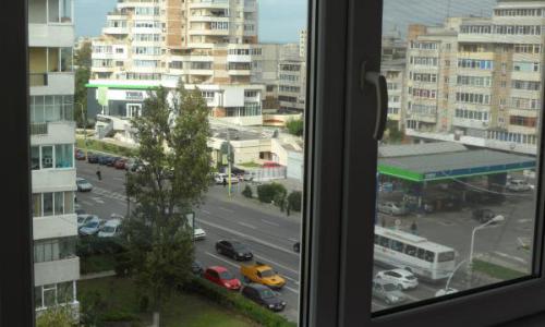 proprietar vand ap. 2 cam. dec. in constanta . zona boema