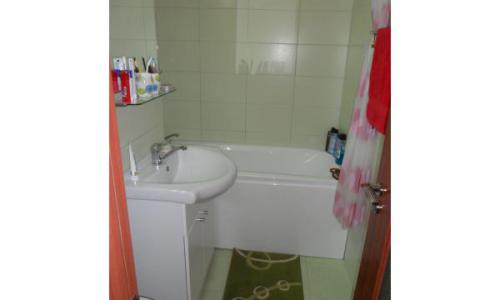 proprietar vand ap. 2 cam. dec. in constanta . zona boema