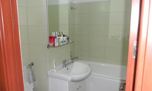 proprietar vand ap. 2 cam. dec. in constanta . zona boema