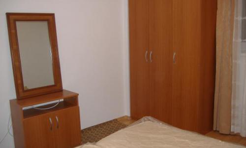 Campia Libertatii (intersectie cu Baba Novac), Particular, 2 camere, stradal, etaj 8/10, 2 lifturi, 55 mp, bloc reabilitat termic, decomandat (circular), mobilat modern, utilat, renovat
