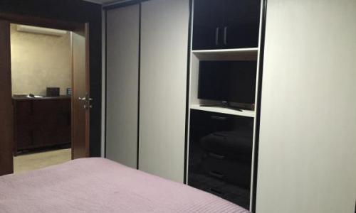 Proprietar,vand apartament lux,3 camere zona Faleza Nord Constanta ,vedere partiala la mare Imobilul se vinde mobilat complet ,cu tot ce se vede in fotografii mai putin TV-urileideal investitie pentru inchiriat in sezonul estival sau casa de vacant