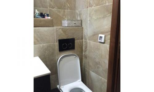 Proprietar,vand apartament lux,3 camere zona Faleza Nord Constanta ,vedere partiala la mare Imobilul se vinde mobilat complet ,cu tot ce se vede in fotografii mai putin TV-urileideal investitie pentru inchiriat in sezonul estival sau casa de vacant