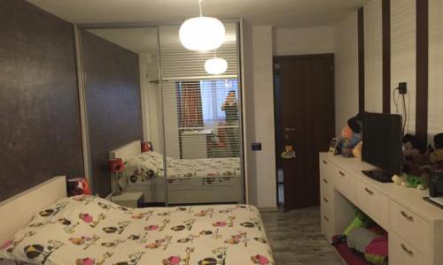 Proprietar,vand apartament lux,3 camere zona Faleza Nord Constanta ,vedere partiala la mare Imobilul se vinde mobilat complet ,cu tot ce se vede in fotografii mai putin TV-urileideal investitie pentru inchiriat in sezonul estival sau casa de vacant