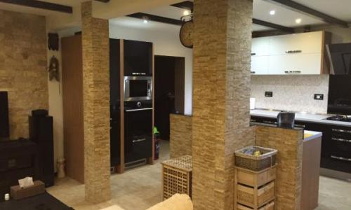 Proprietar,vand apartament lux,3 camere zona Faleza Nord Constanta ,vedere partiala la mare Imobilul se vinde mobilat complet ,cu tot ce se vede in fotografii mai putin TV-urileideal investitie pentru inchiriat in sezonul estival sau casa de vacant