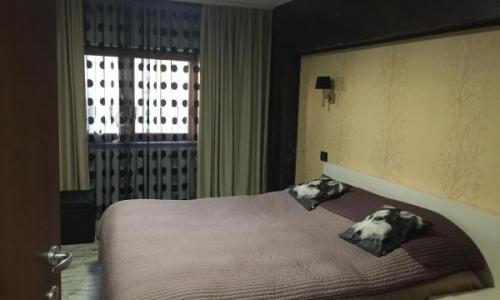 Proprietar,vand apartament lux,3 camere zona Faleza Nord Constanta ,vedere partiala la mare Imobilul se vinde mobilat complet ,cu tot ce se vede in fotografii mai putin TV-urileideal investitie pentru inchiriat in sezonul estival sau casa de vacant