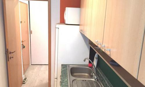 Particular, inchiriez garsoniera Politehnica, mobilat, cu parcare