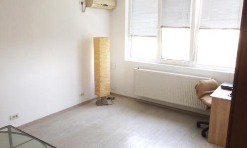 Particular, inchiriez garsoniera Politehnica, mobilat, cu parcare