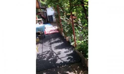 Locatie unica Teren 164mp +casa paianta 4 cam (baie pivnita pod anexe) 6 min mers pe jos de metrou Brancoveanu, Oraselul Copiilor & Tineretului, Mc Donalds, Oltenitei, Mega image, Billa, banci, statiile RATB si multe altele (vezi harta:intrarea Smaranda)