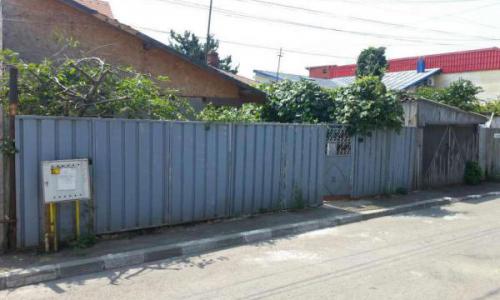 Locatie unica Teren 164mp +casa paianta 4 cam (baie pivnita pod anexe) 6 min mers pe jos de metrou Brancoveanu, Oraselul Copiilor & Tineretului, Mc Donalds, Oltenitei, Mega image, Billa, banci, statiile RATB si multe altele (vezi harta:intrarea Smaranda)