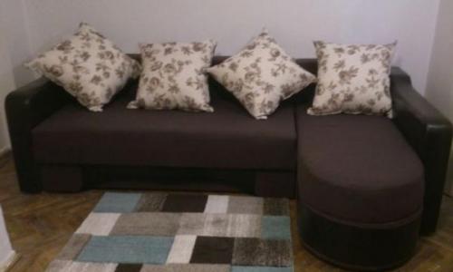 Ultracentral, zona lux, Piata Victoriei, 8' metrou, Dorobanti Capitale, strada exclusivista, Roma 21, ieftin, Investitie randament mare (recuperezi in 16ani de inchiriere), apart 4 Cam /incaperi (1mare+3mici posibil extindere pod) 3/3, mobilat utilat;