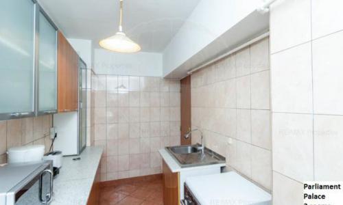 Vand apartament 2 camere, decomandat, Palatul Parlamentului ( Libertatii- Regina Maria)