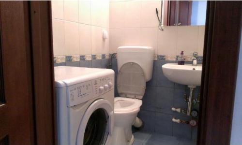 Vand apartament 3 camere semidecomandat, zona Stefan cel Mare
