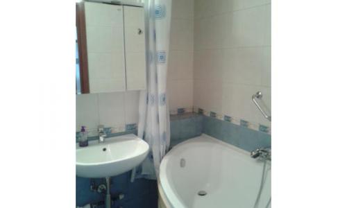 Vand apartament 3 camere semidecomandat, zona Stefan cel Mare