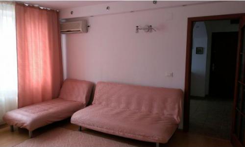 Vand apartament 3 camere semidecomandat, zona Stefan cel Mare
