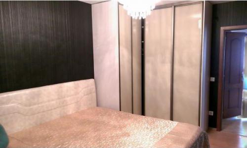 Vand apartament 3 camere semidecomandat, zona Stefan cel Mare