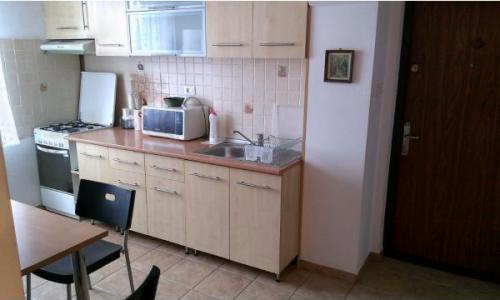 Vand apartament 3 camere semidecomandat, zona Stefan cel Mare