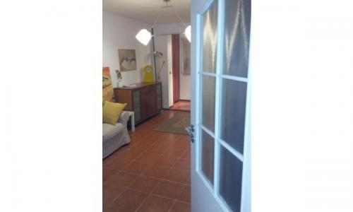 Apartament 3 camere, Titan metrou (4 min.), Aleea Barajul Lotru, decomandat, italian style (o combinatie de clasic si modern foarte originala.),Suprafata generoasa (75mp), vesel, luminos. Recent renovat si mobilat peste medie (dormitor Gautier-France),