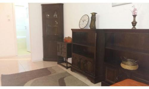 Apartament 3 camere, Titan metrou (4 min.), Aleea Barajul Lotru, decomandat, italian style (o combinatie de clasic si modern foarte originala.),Suprafata generoasa (75mp), vesel, luminos. Recent renovat si mobilat peste medie (dormitor Gautier-France),