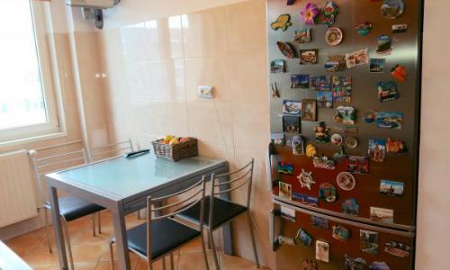 Proprietar inchiriez apartament 2 camere mobilat - zona 1 Decembrie - langa Billa Titan