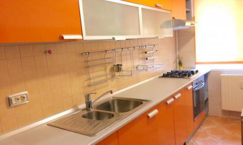Proprietar inchiriez apartament 2 camere mobilat - zona 1 Decembrie - langa Billa Titan